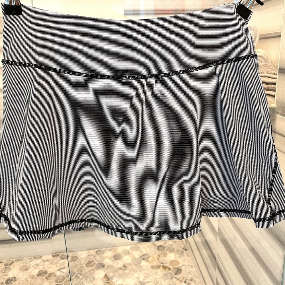 Kyodan Black and White Stripe Tennis Skort M/M